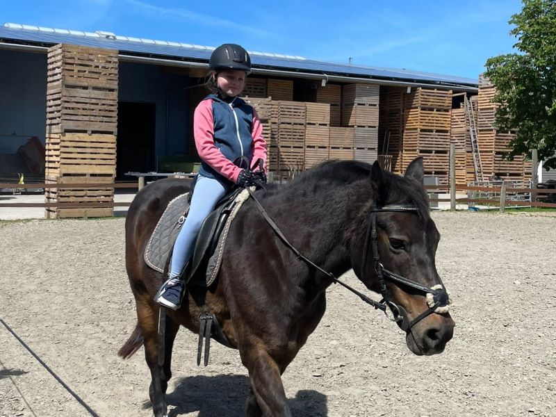 Ponyreiten Lia klein